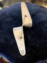 Load image into Gallery viewer, Vintage Signed TF-39 Taxco Mexico Sterling Silver Large Modernist Zig Zag Brooch
