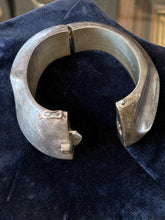Load image into Gallery viewer, Vintage 1980s Signed Bayanihan Modernist Sterling Silver Sculptural Bangle Bracelet
