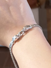 Load image into Gallery viewer, Vintage Milor Italy Sterling Silver Panther Head Chevron Riccio Chain Bracelet
