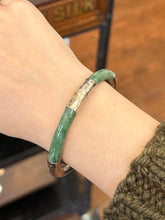 Load image into Gallery viewer, Vintage Jade Etched Sterling Silver Hinged Bangle Bracelet Safety Chain 7.25"
