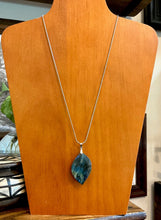 Load image into Gallery viewer, Vintage 18kt White Gold Plated Labradorite Pendant on Snake Chain Necklace 20"

