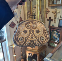 Load image into Gallery viewer, Vintage Circa 1940s Hand Beaded Seed Bead Mauve Silk Beaded Purse w/ Coin Purse
